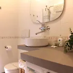 Elegante - 2 Camere, 2 Bagni, Garage E Balcone 公寓