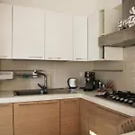 公寓 Elegante - 2 Camere, 2 Bagni, Garage E Balcone