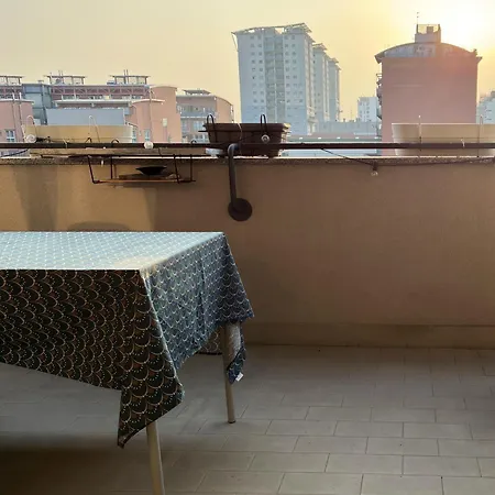 Apartamento Elegante - 2 Camere, 2 Bagni, Garage E Balcone