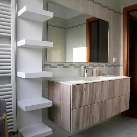 Elegante - 2 Camere, 2 Bagni, Garage E Balcone Milán